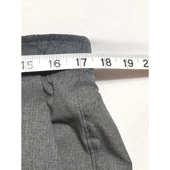 Under Armour Showdown Shorts Men's Size 36 Style 1309551 Vented Heat Gear Grey - Picture 6 of 8